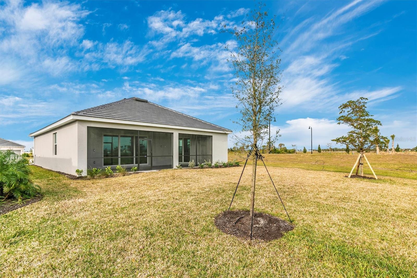 WELLEN PARK GOLF & COUNTRY CLUB - Residential Lease