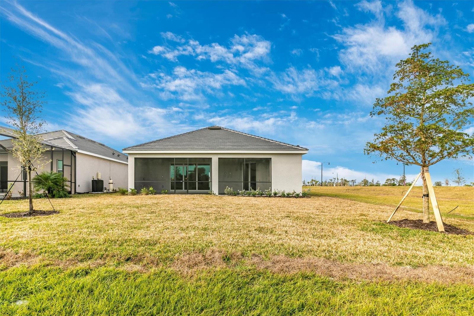 WELLEN PARK GOLF & COUNTRY CLUB - Residential Lease