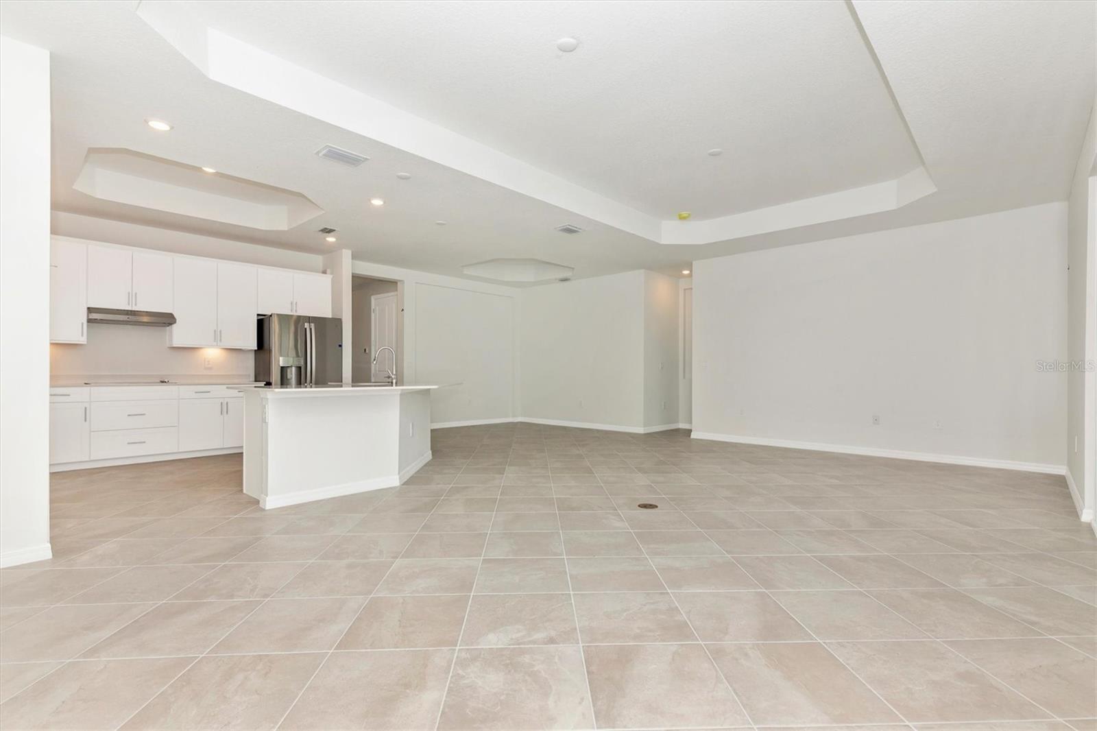 WELLEN PARK GOLF & COUNTRY CLUB - Residential Lease