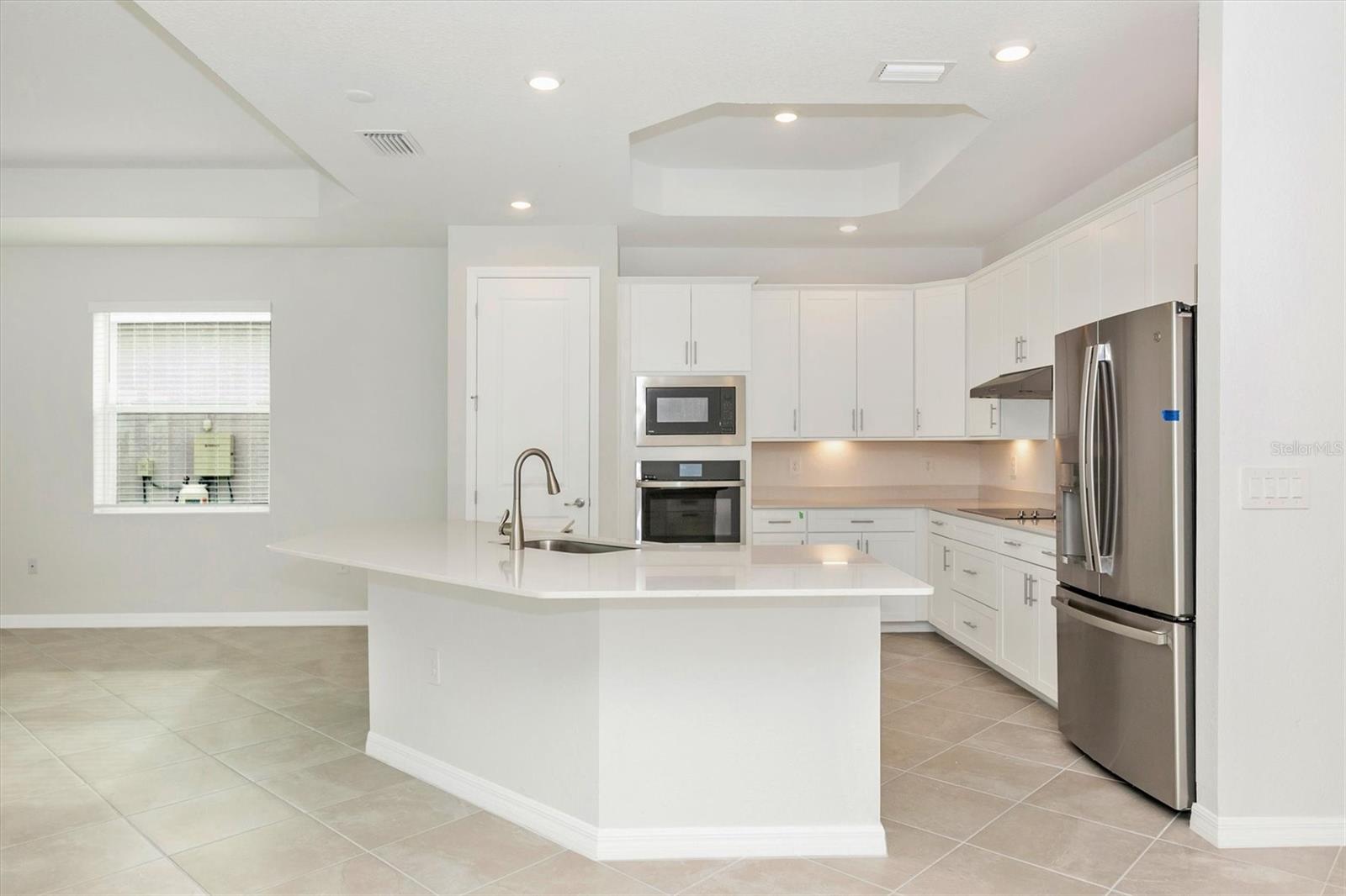 WELLEN PARK GOLF & COUNTRY CLUB - Residential Lease