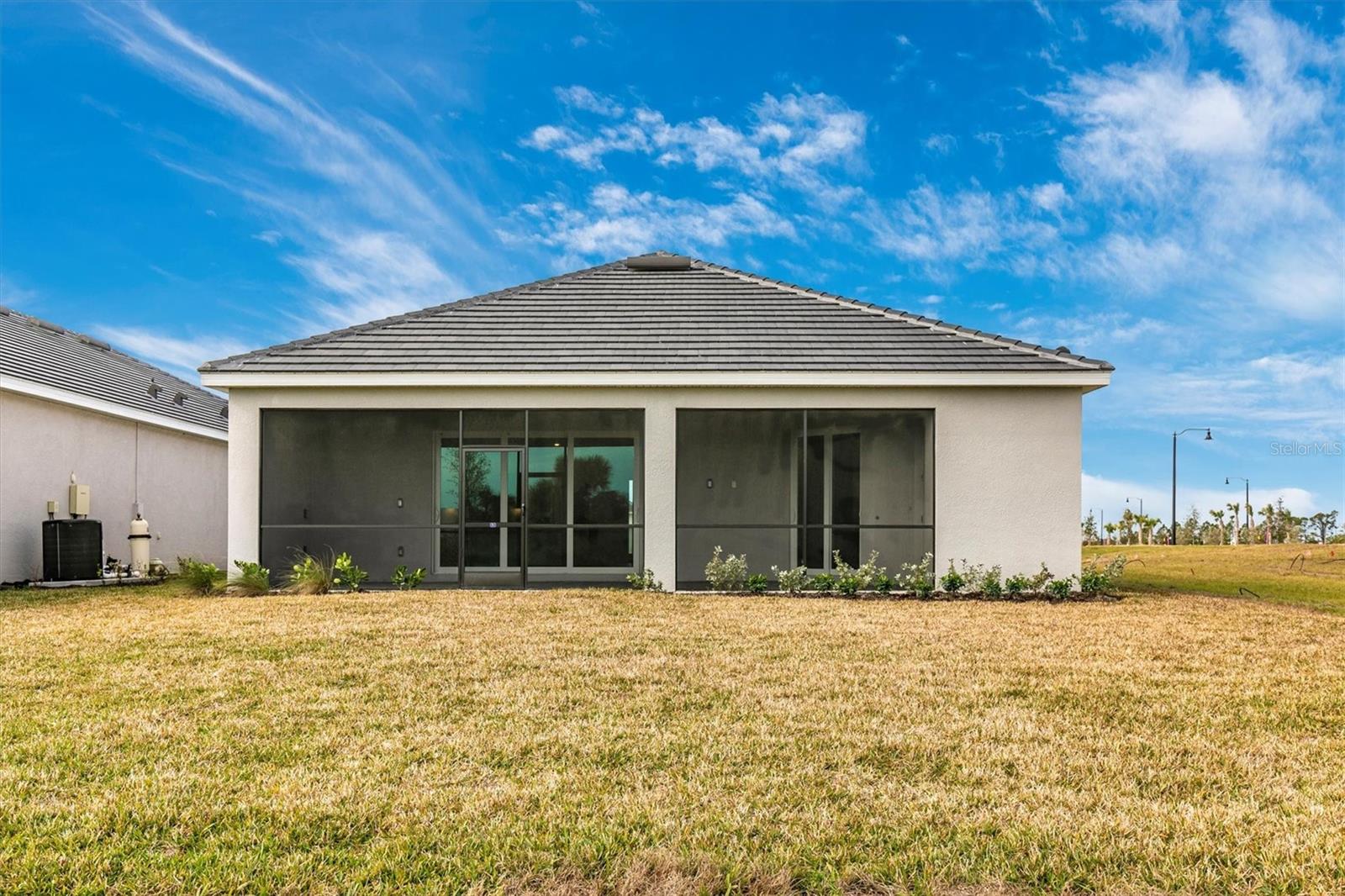 WELLEN PARK GOLF & COUNTRY CLUB - Residential Lease