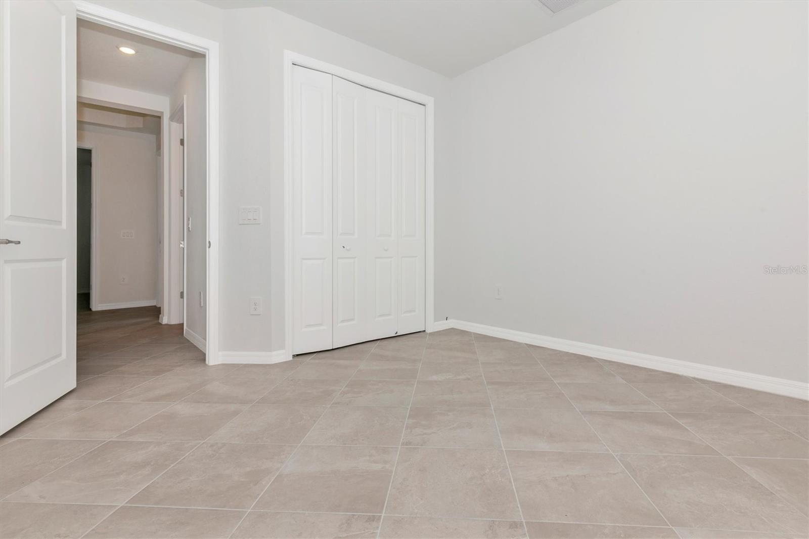 WELLEN PARK GOLF & COUNTRY CLUB - Residential Lease