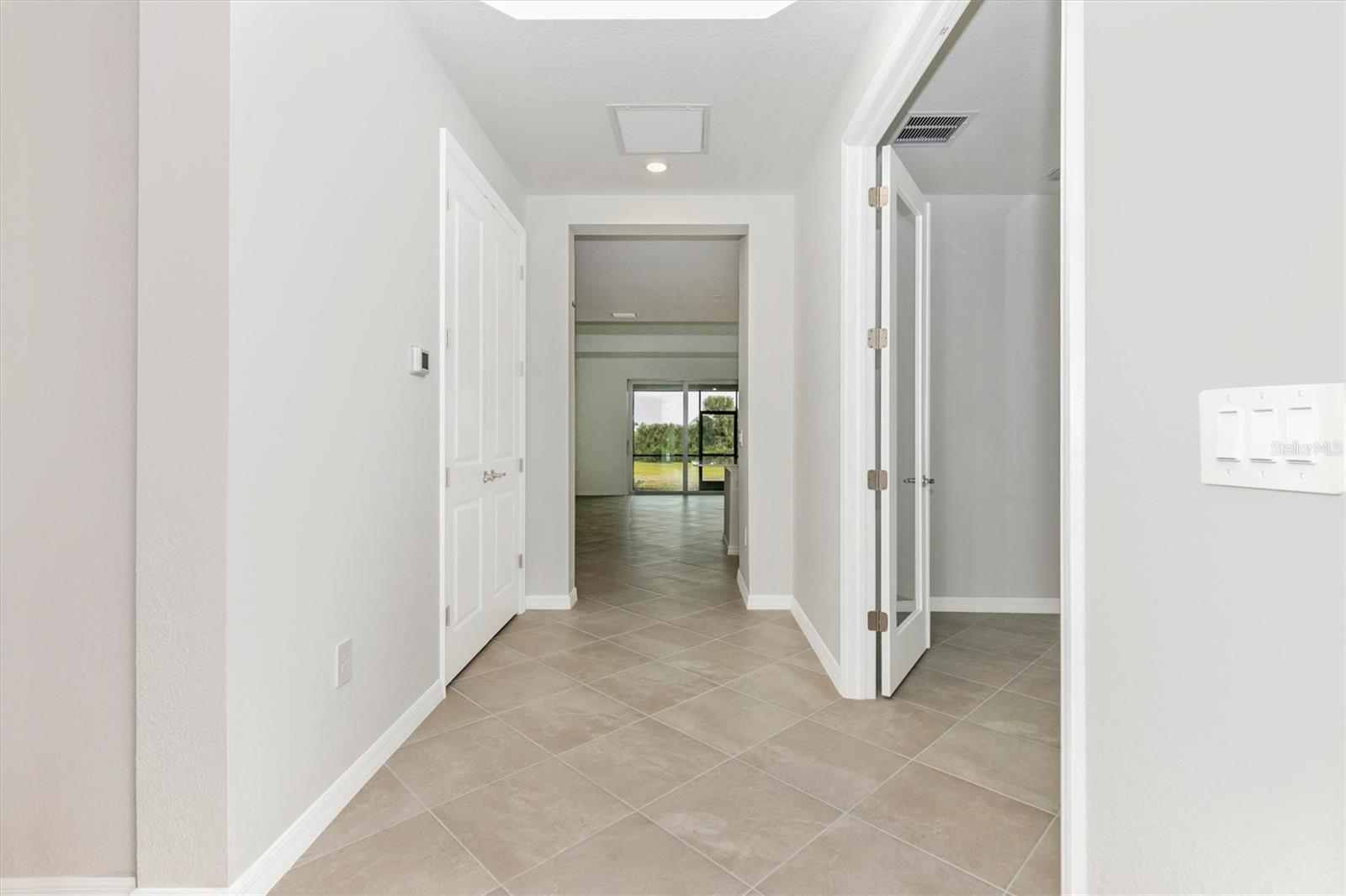 WELLEN PARK GOLF & COUNTRY CLUB - Residential Lease
