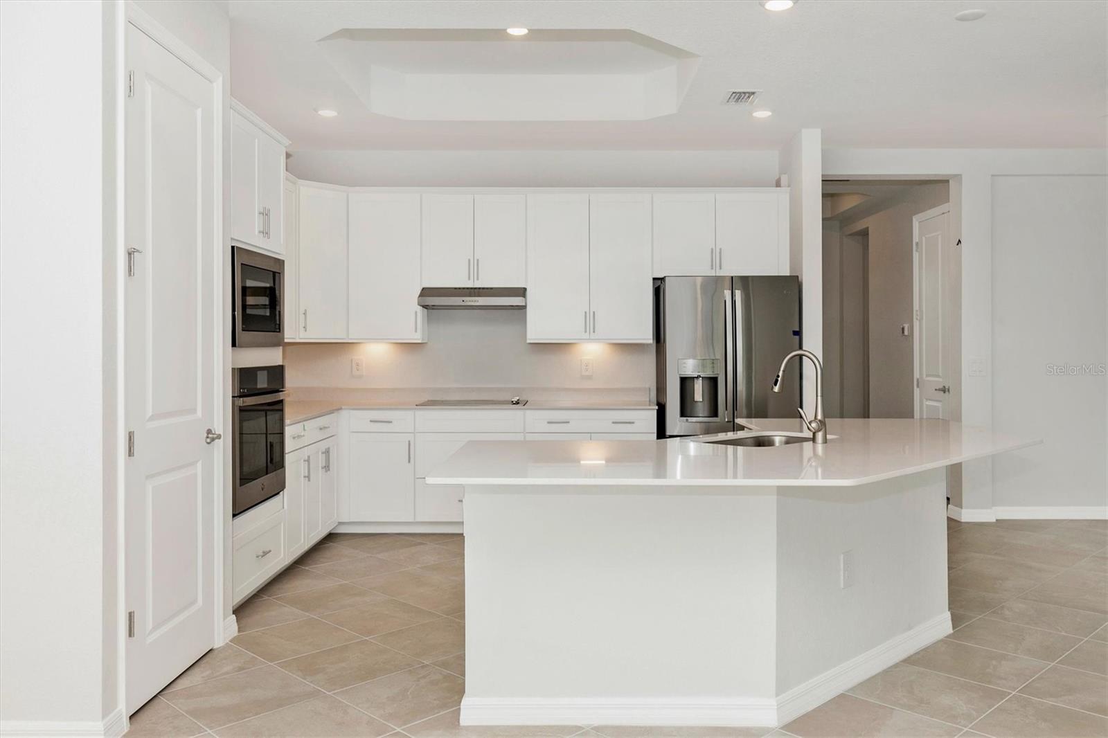 WELLEN PARK GOLF & COUNTRY CLUB - Residential Lease