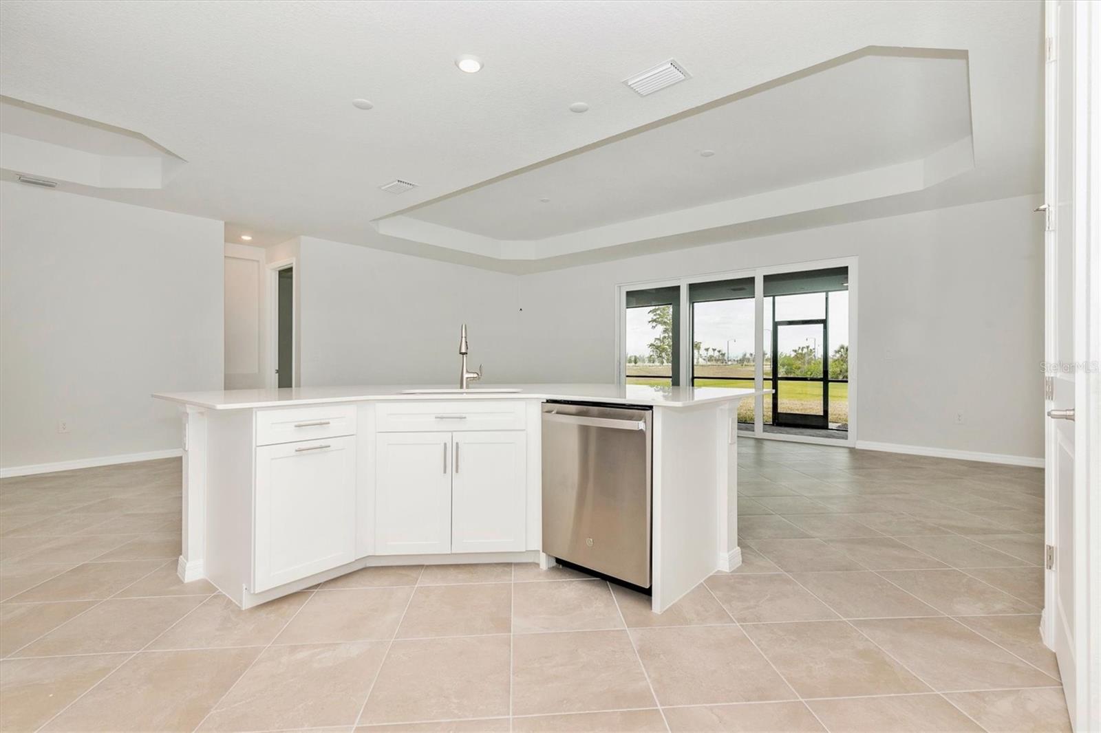 WELLEN PARK GOLF & COUNTRY CLUB - Residential Lease
