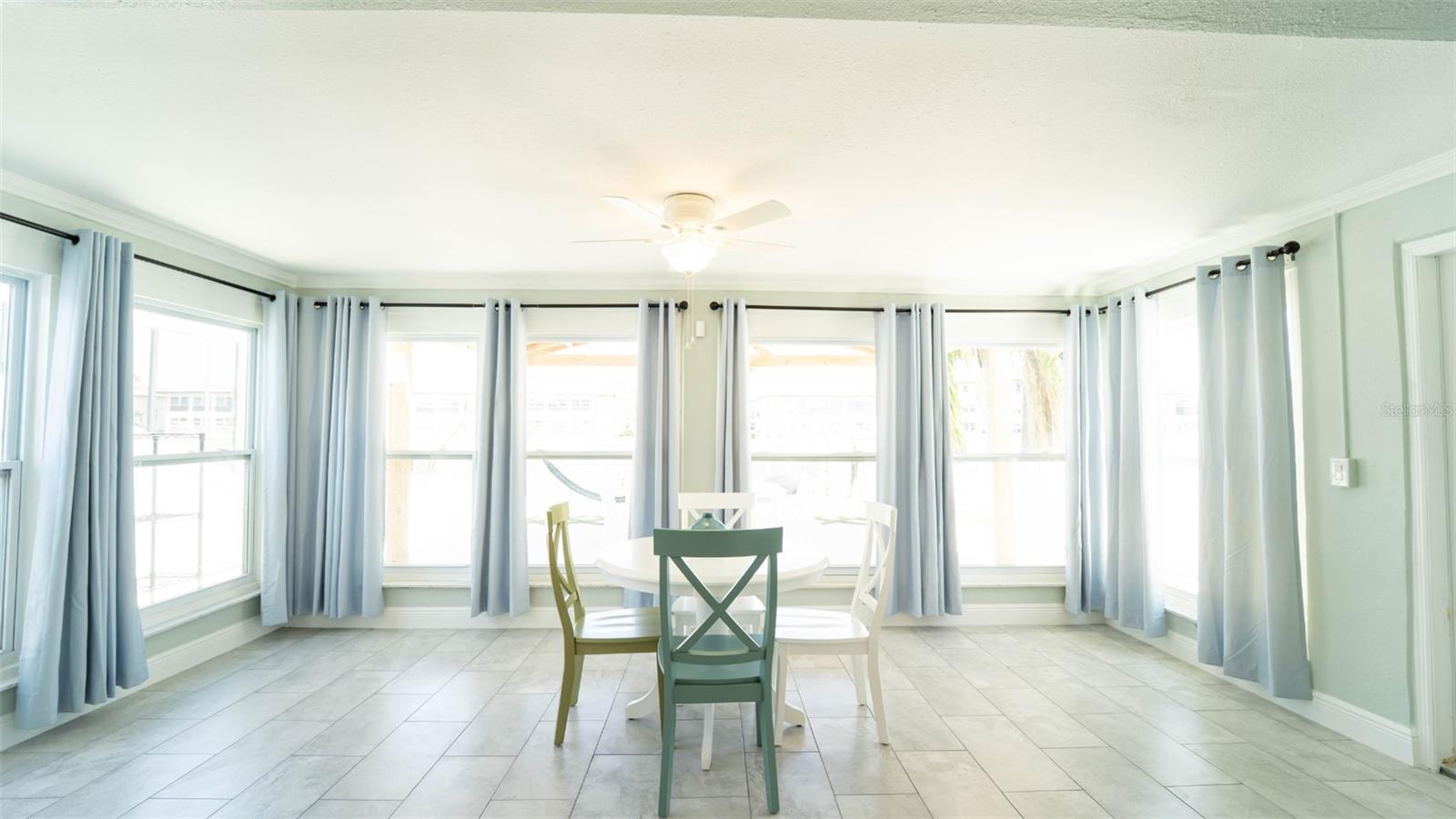 FLOR A MAR - Residential