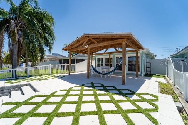 FLOR A MAR - Residential