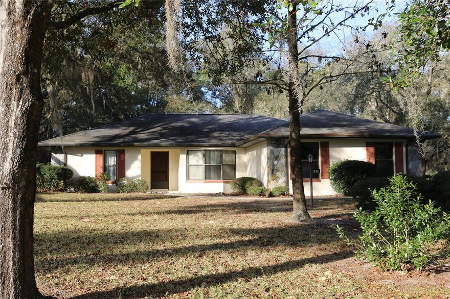 2 Bedroom 2 Bath rental in Rainbow Springs. Close to the Rainbow River and City of Dunnellon.