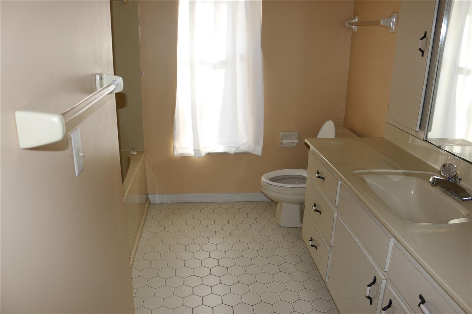 RAINBOW SPGS COUNTRY CLUB ESTATE - Residential Lease