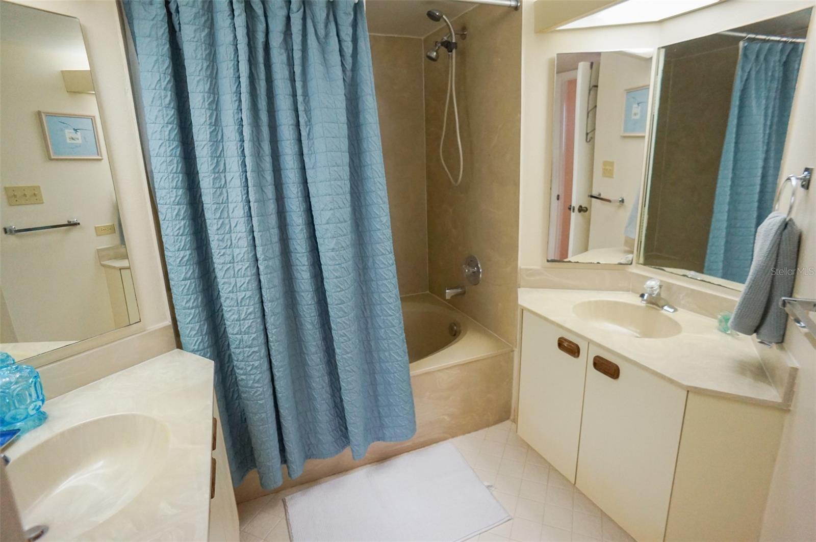 LIGHTHOUSE TOWERS CONDO - Residential Lease