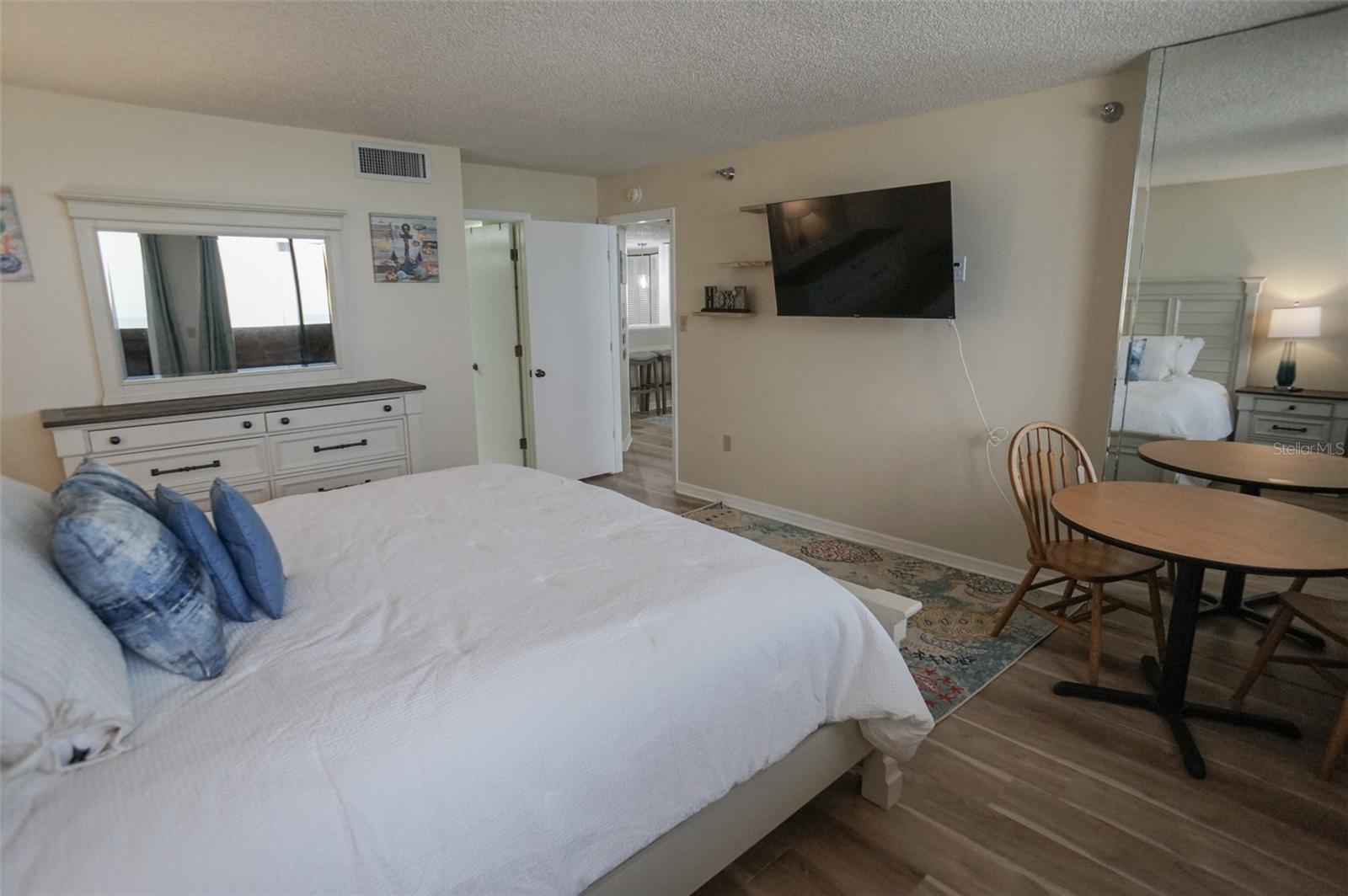 LIGHTHOUSE TOWERS CONDO - Residential Lease