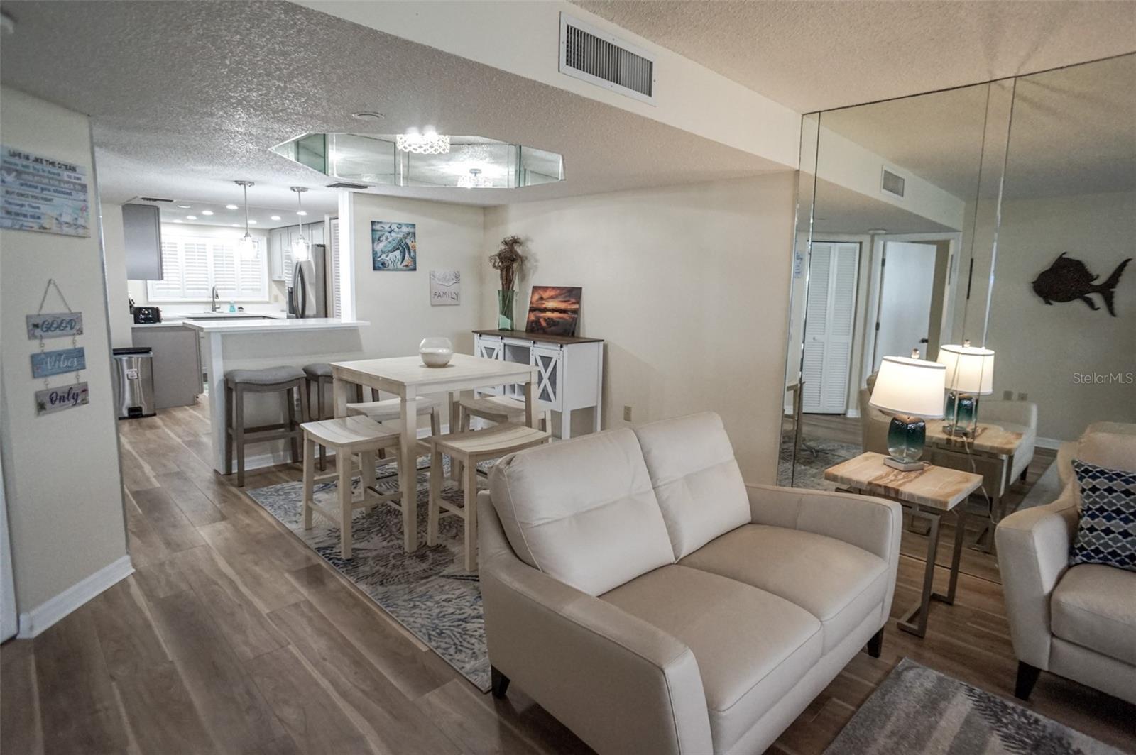 LIGHTHOUSE TOWERS CONDO - Residential Lease