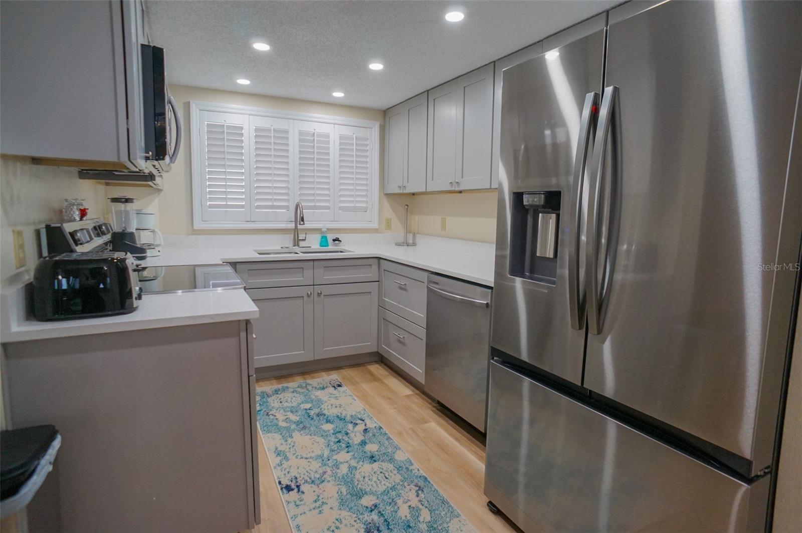 LIGHTHOUSE TOWERS CONDO - Residential Lease