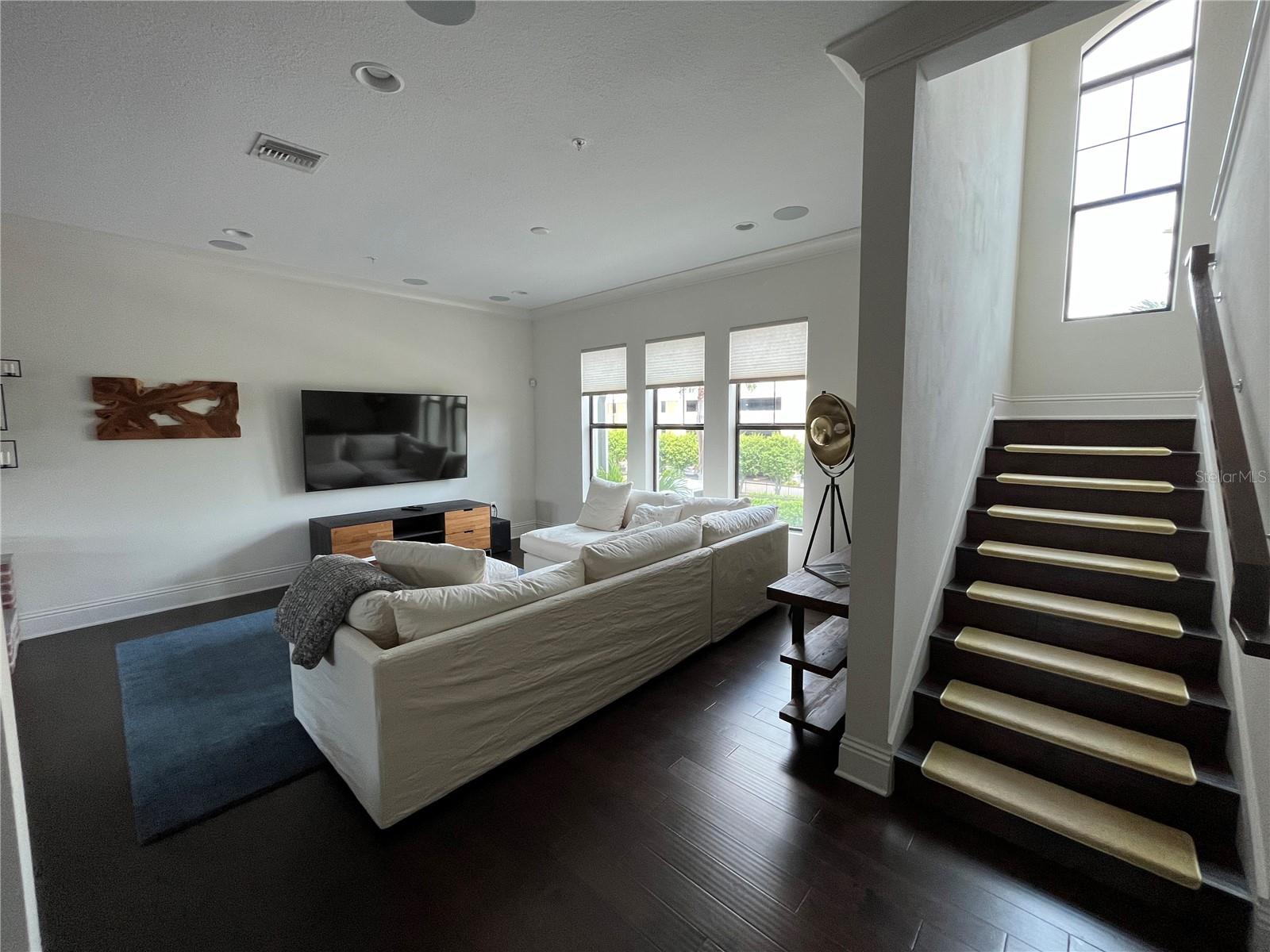 VALENCIA ROSEMARY PLACE TWNHMS - Residential Lease