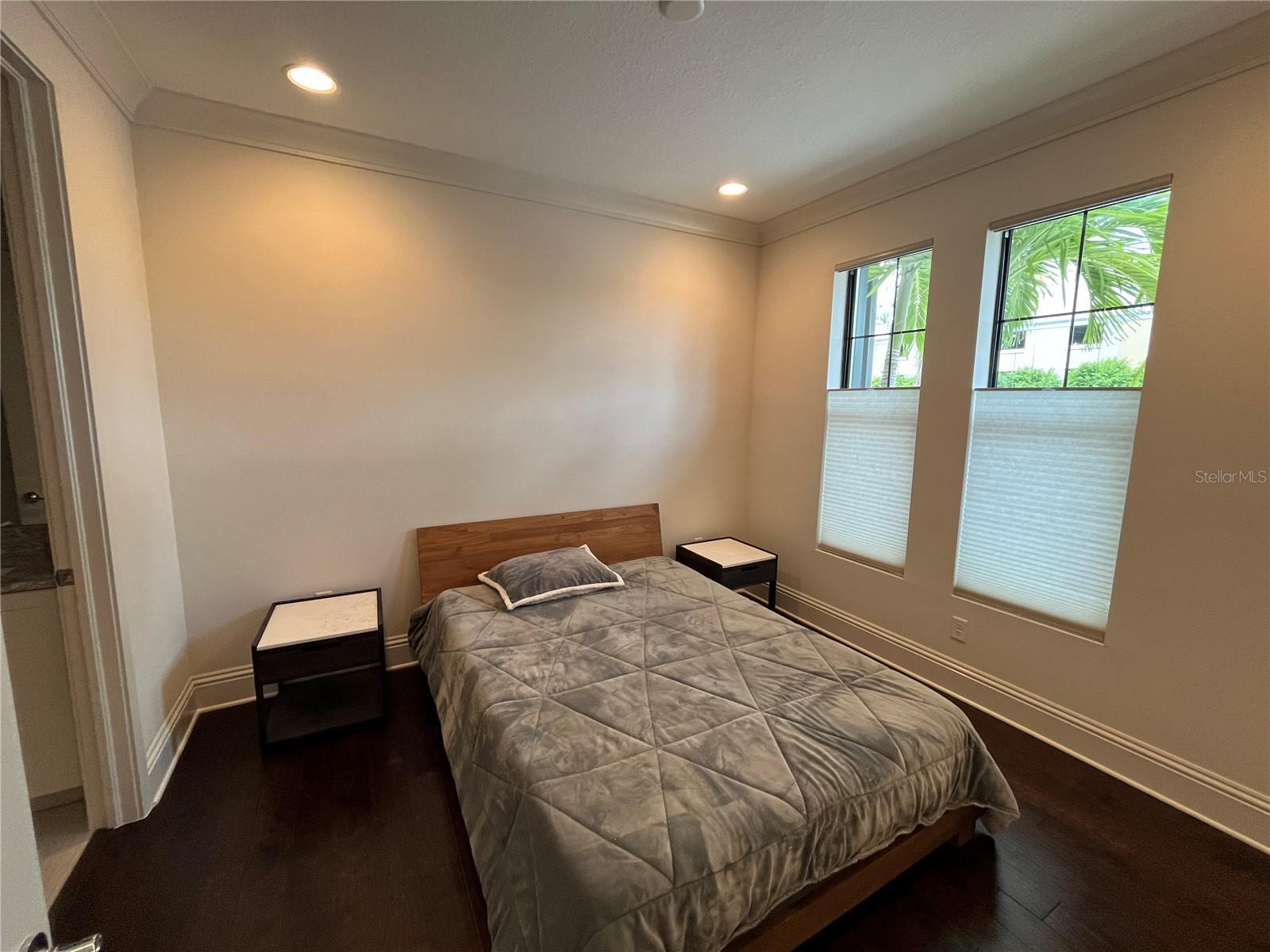 VALENCIA ROSEMARY PLACE TWNHMS - Residential Lease