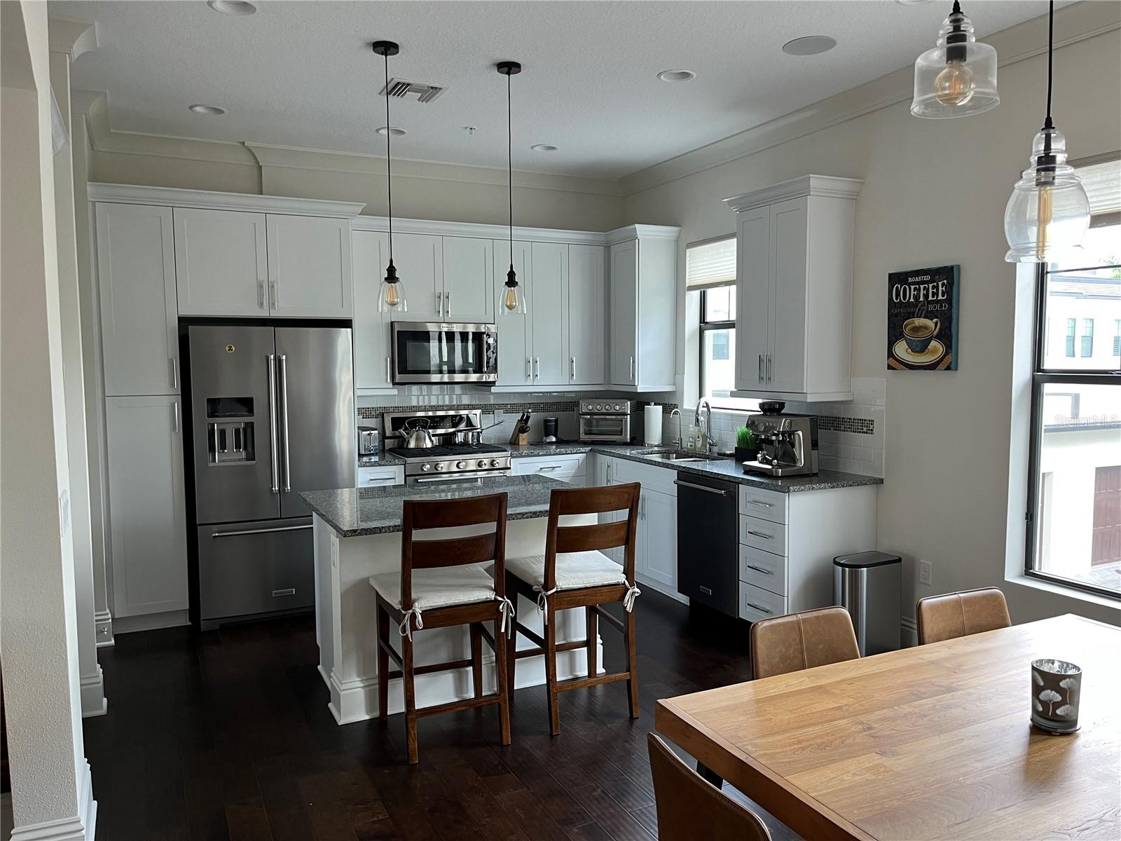 VALENCIA ROSEMARY PLACE TWNHMS - Residential Lease