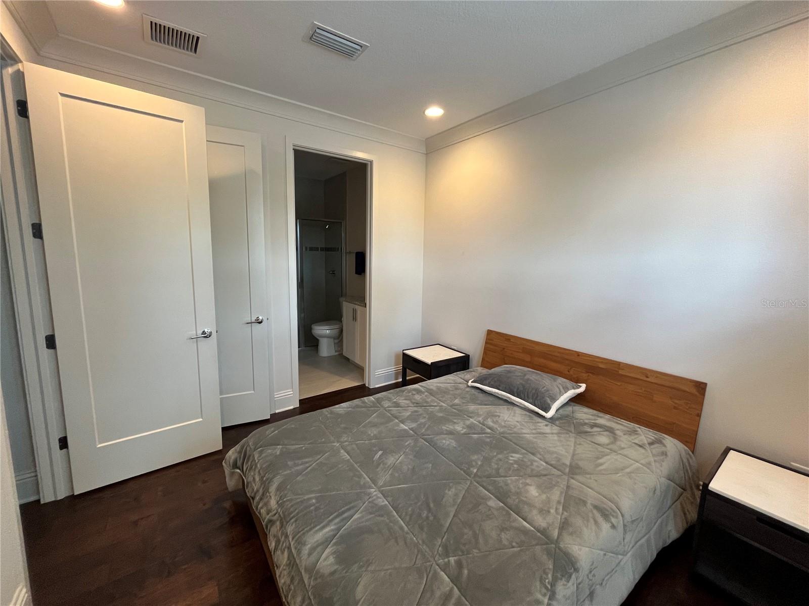 VALENCIA ROSEMARY PLACE TWNHMS - Residential Lease
