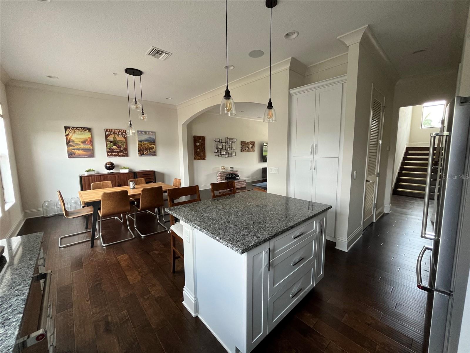 VALENCIA ROSEMARY PLACE TWNHMS - Residential Lease
