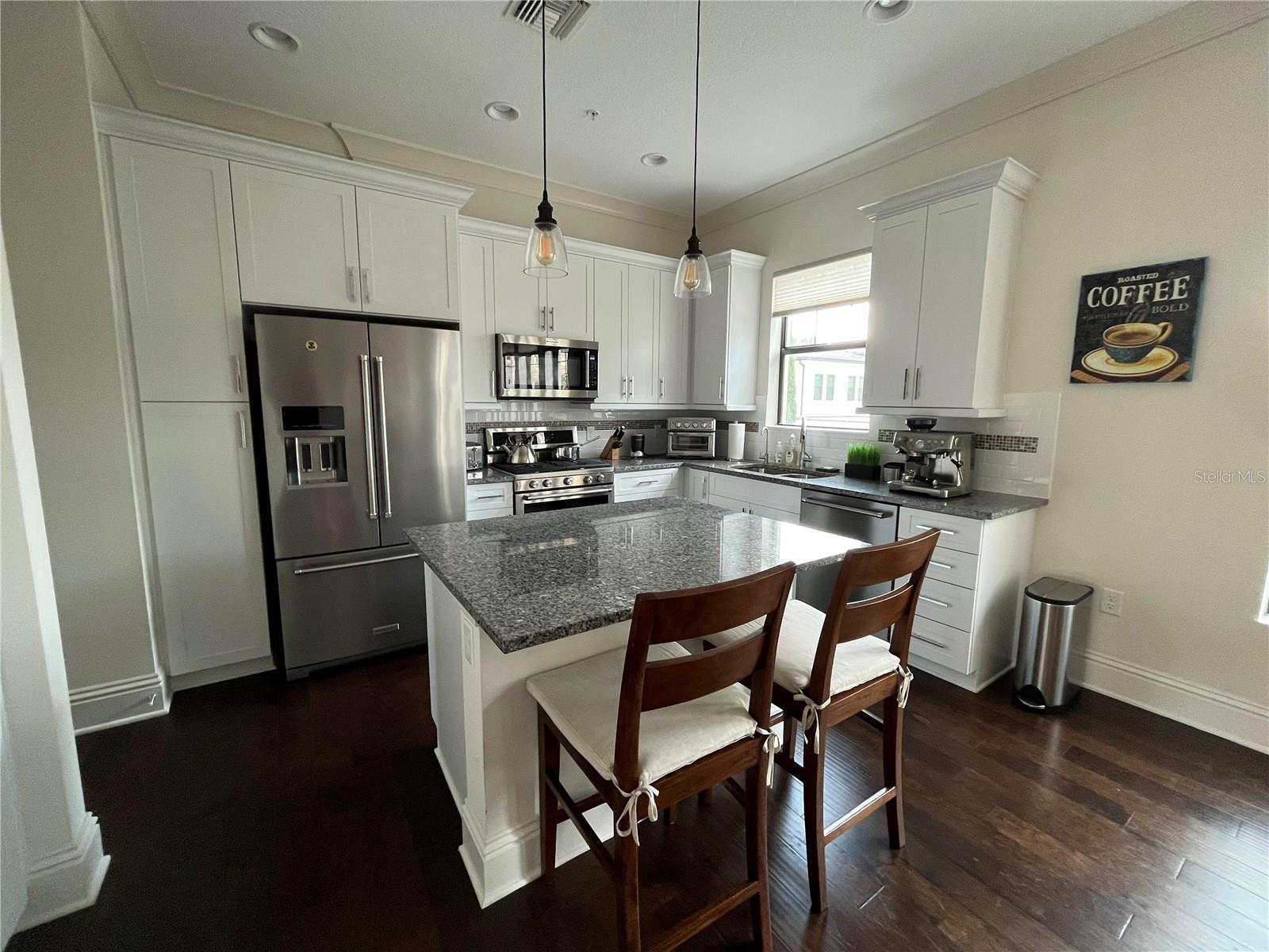 VALENCIA ROSEMARY PLACE TWNHMS - Residential Lease