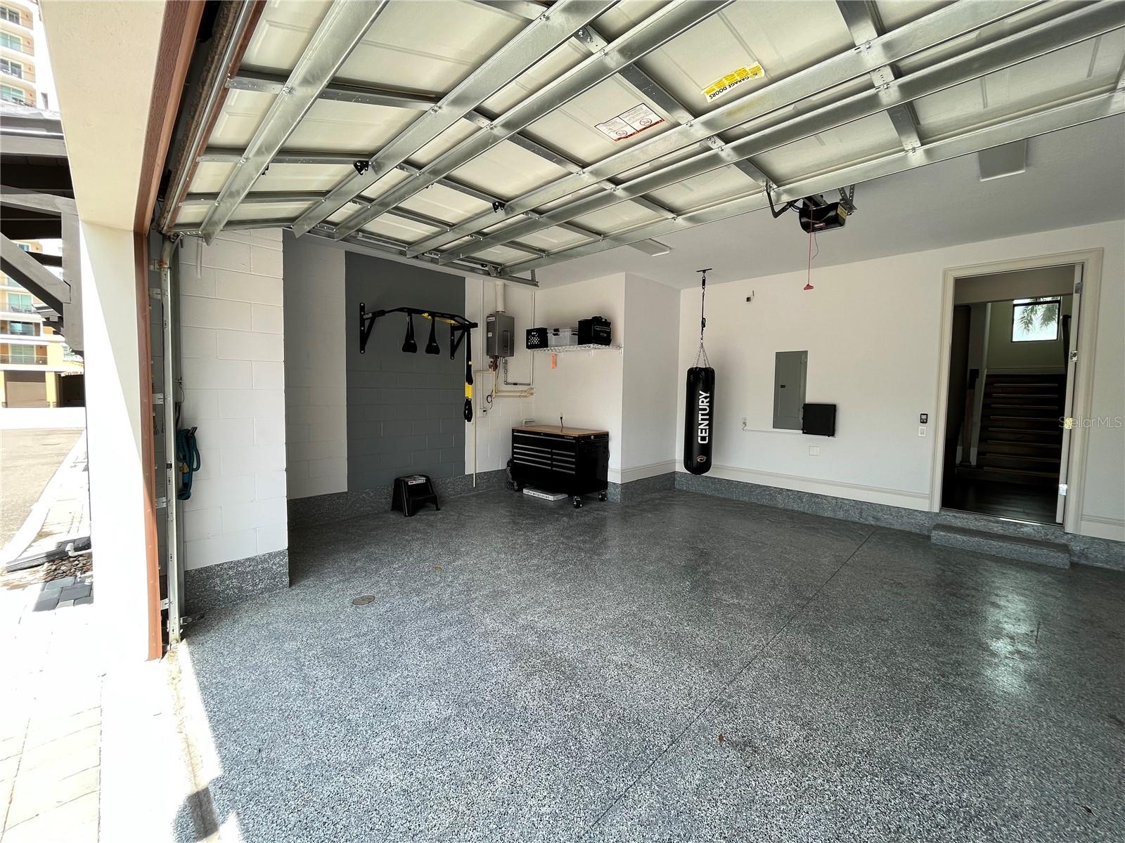 VALENCIA ROSEMARY PLACE TWNHMS - Residential Lease