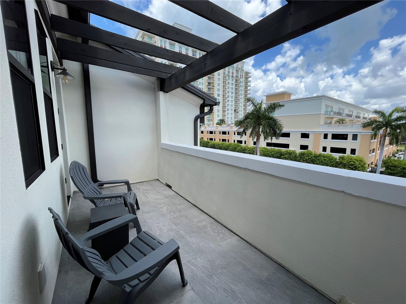 VALENCIA ROSEMARY PLACE TWNHMS - Residential Lease