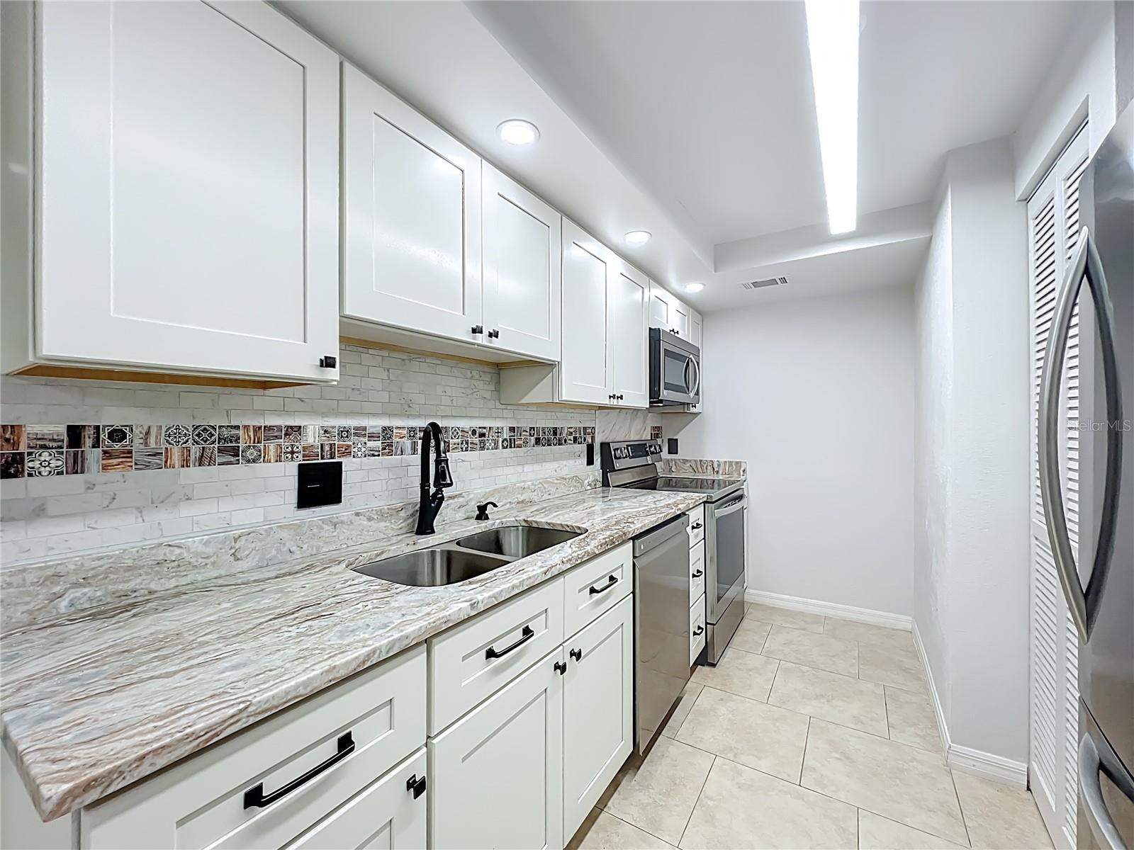 TAMARIND PH 03 - Residential