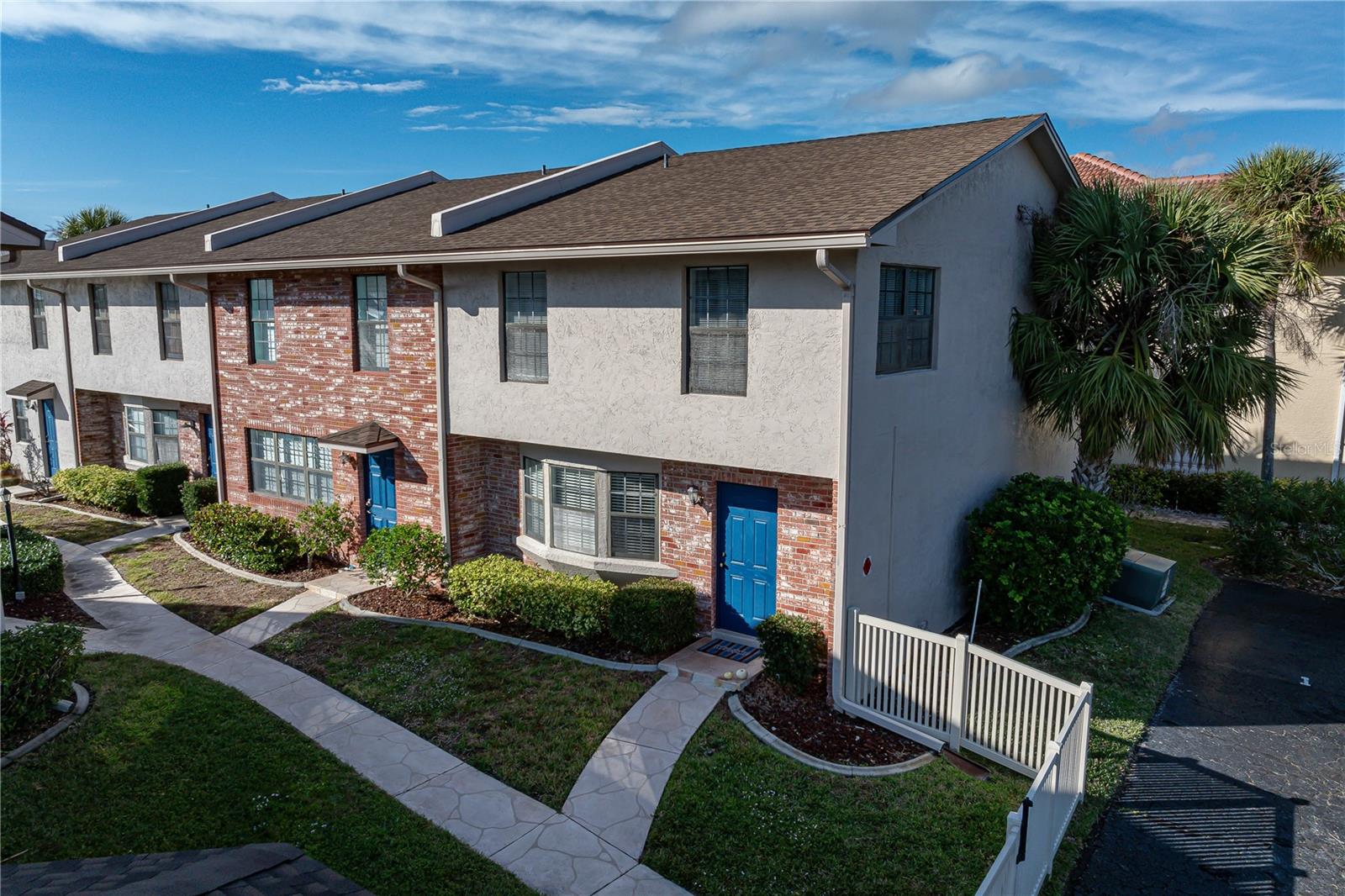 WIN-QUIST TWNHS - Residential