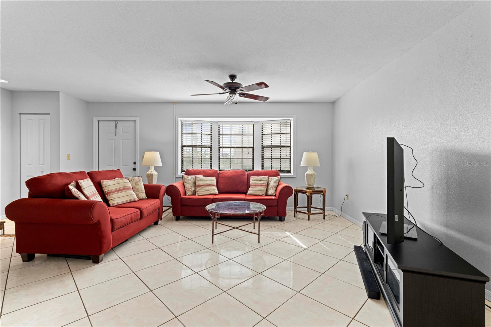 WIN-QUIST TWNHS - Residential