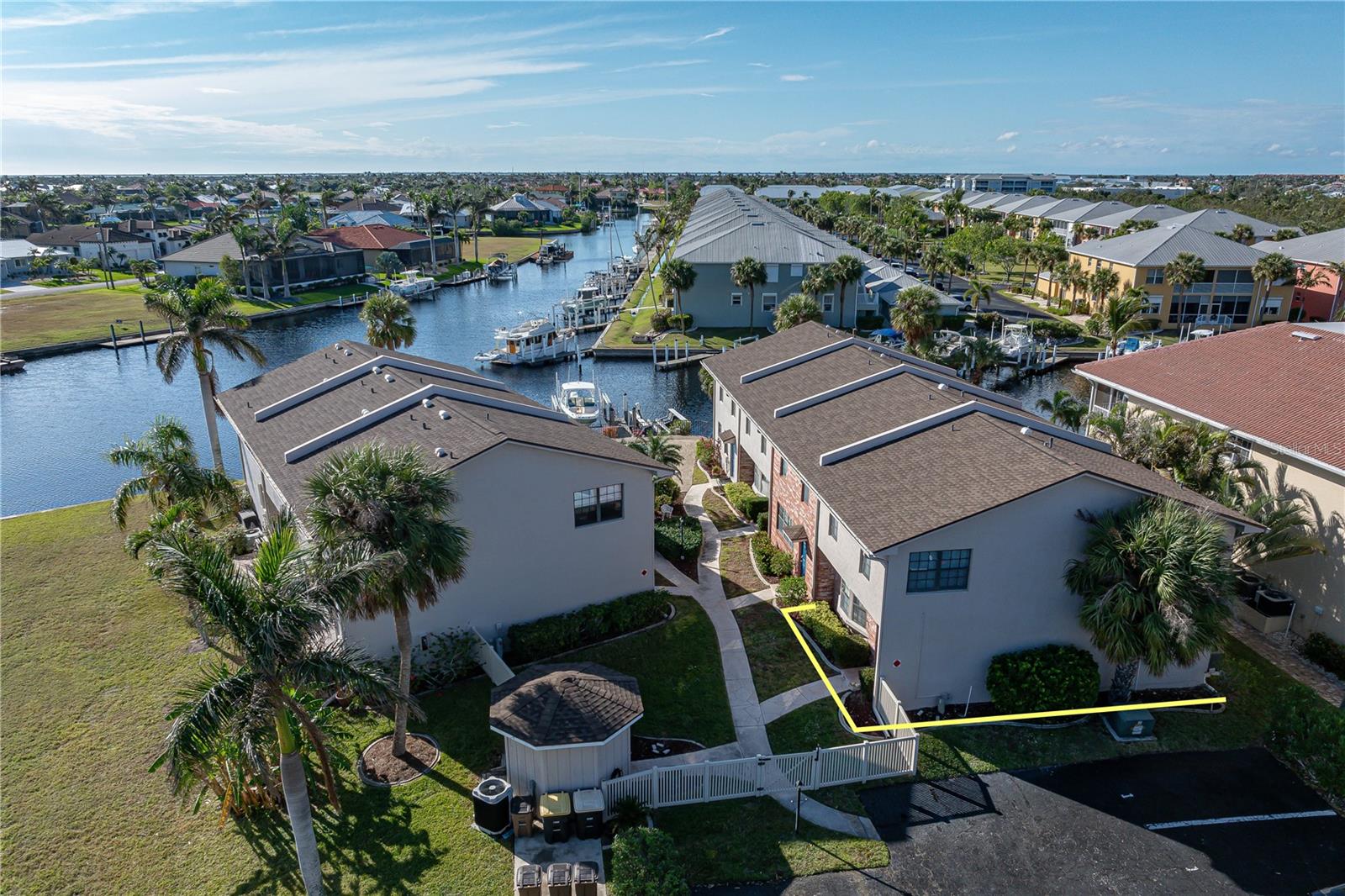 WIN-QUIST TWNHS - Residential