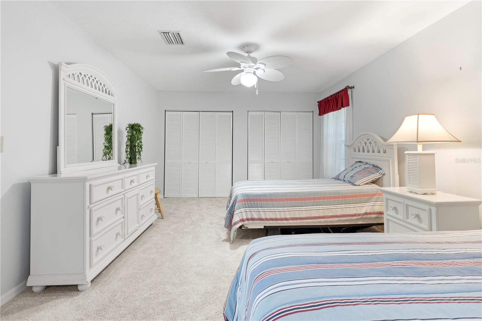 WIN-QUIST TWNHS - Residential