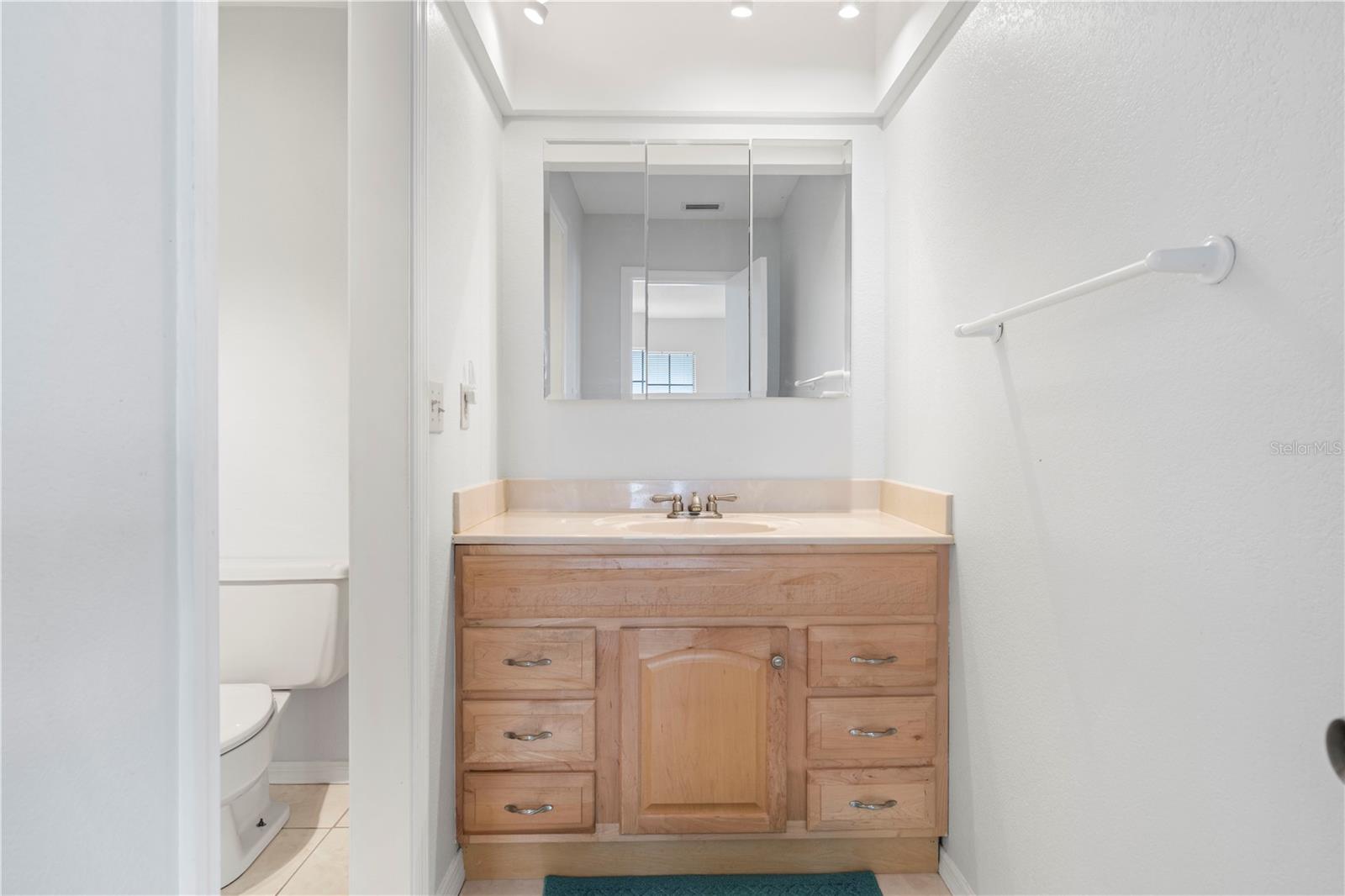 WIN-QUIST TWNHS - Residential