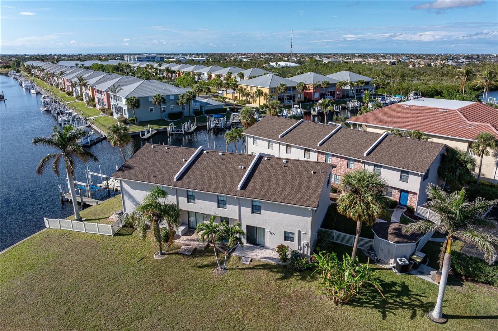 WIN-QUIST TWNHS - Residential