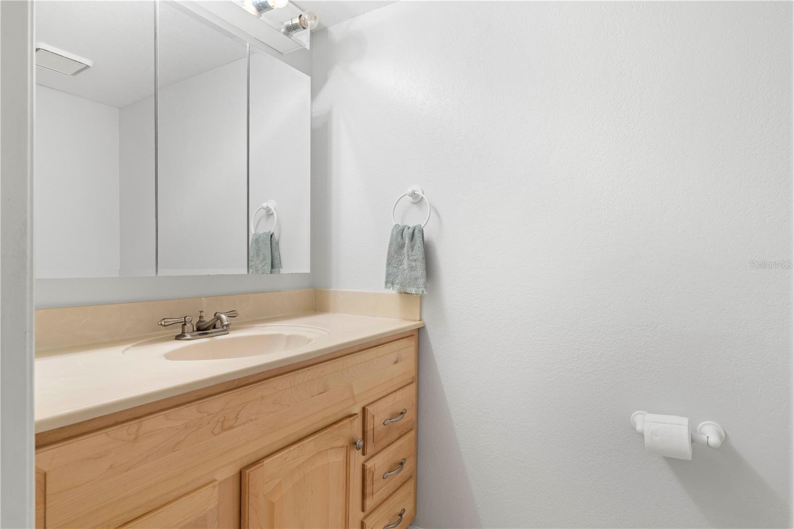 WIN-QUIST TWNHS - Residential