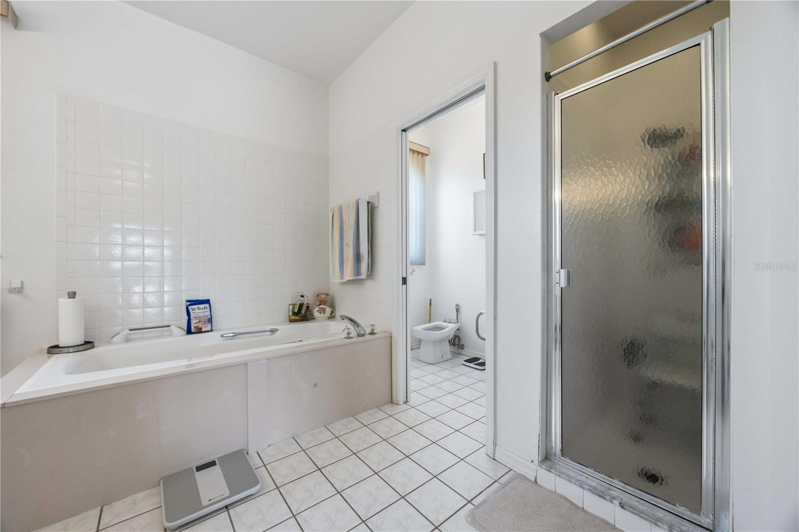 VENICE ACRES - Residential