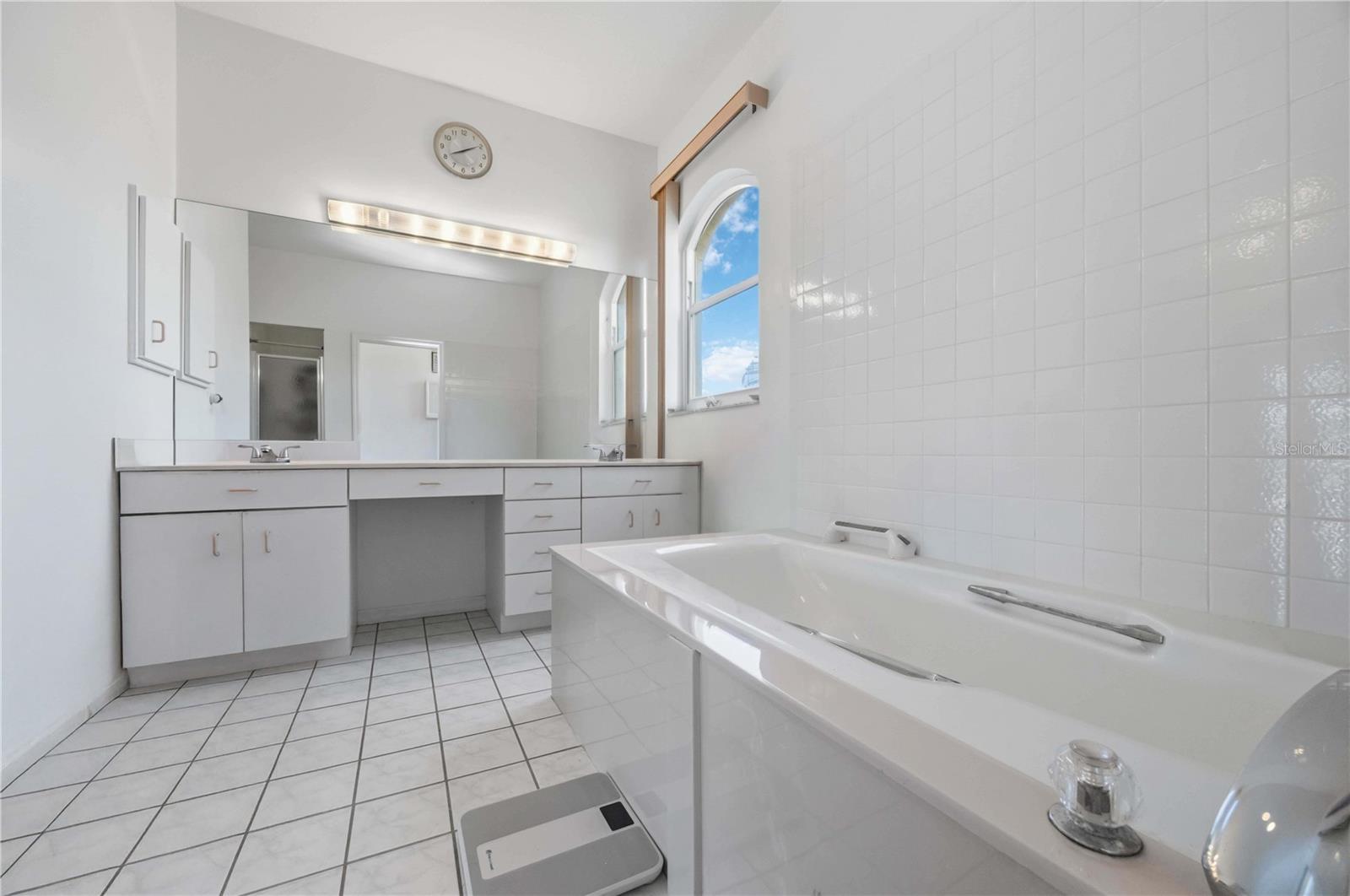 VENICE ACRES - Residential