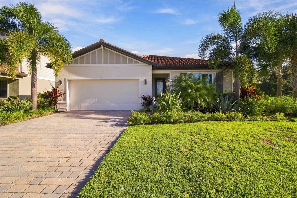 Photo of 13721 Flat Woods Terrace, Bradenton, FL 34211 (MLS # D6149291)