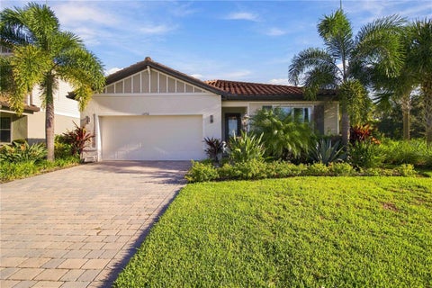 Photo of 13721 Flat Woods Terrace, Bradenton, FL 34211 (MLS # D6149291)