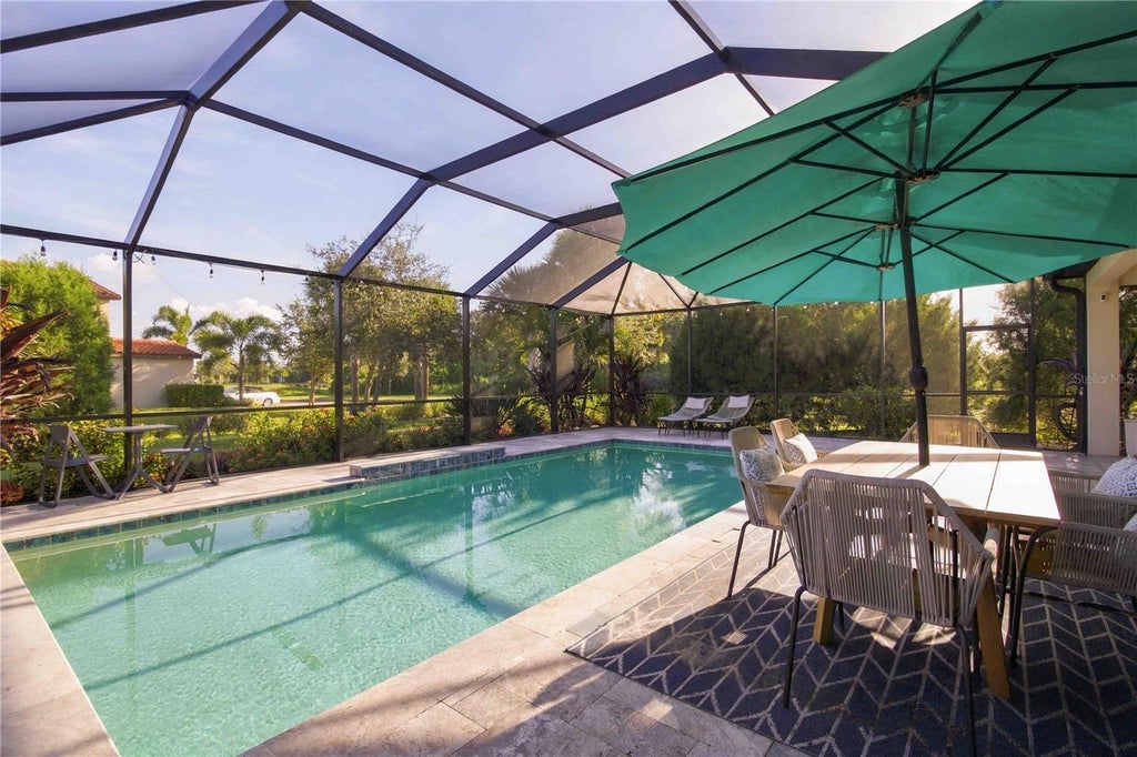 Photo of 13721 Flat Woods Terrace, Bradenton, FL 34211 (MLS # D6149291)