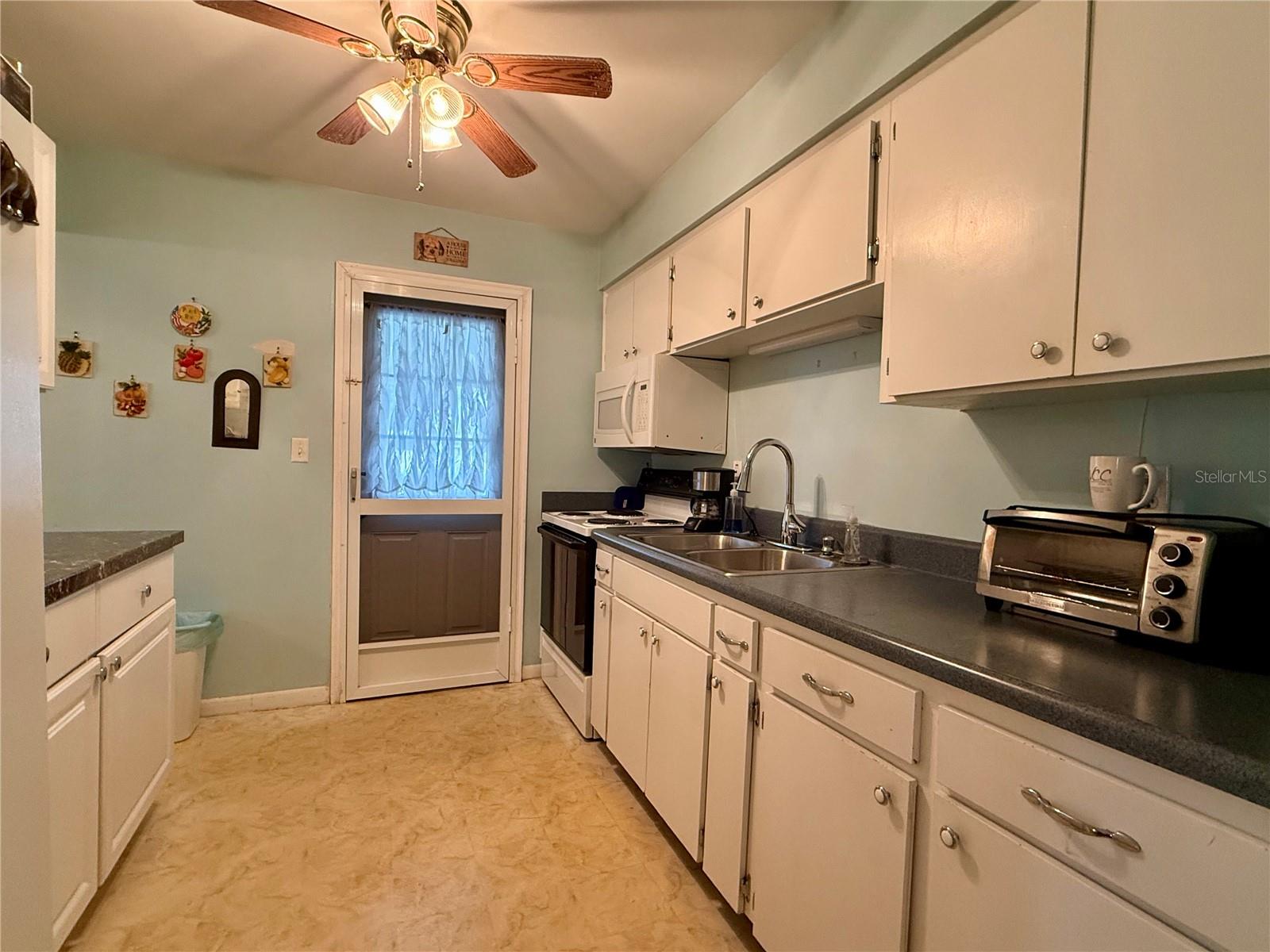 PINEWOOD CONDO - Residential