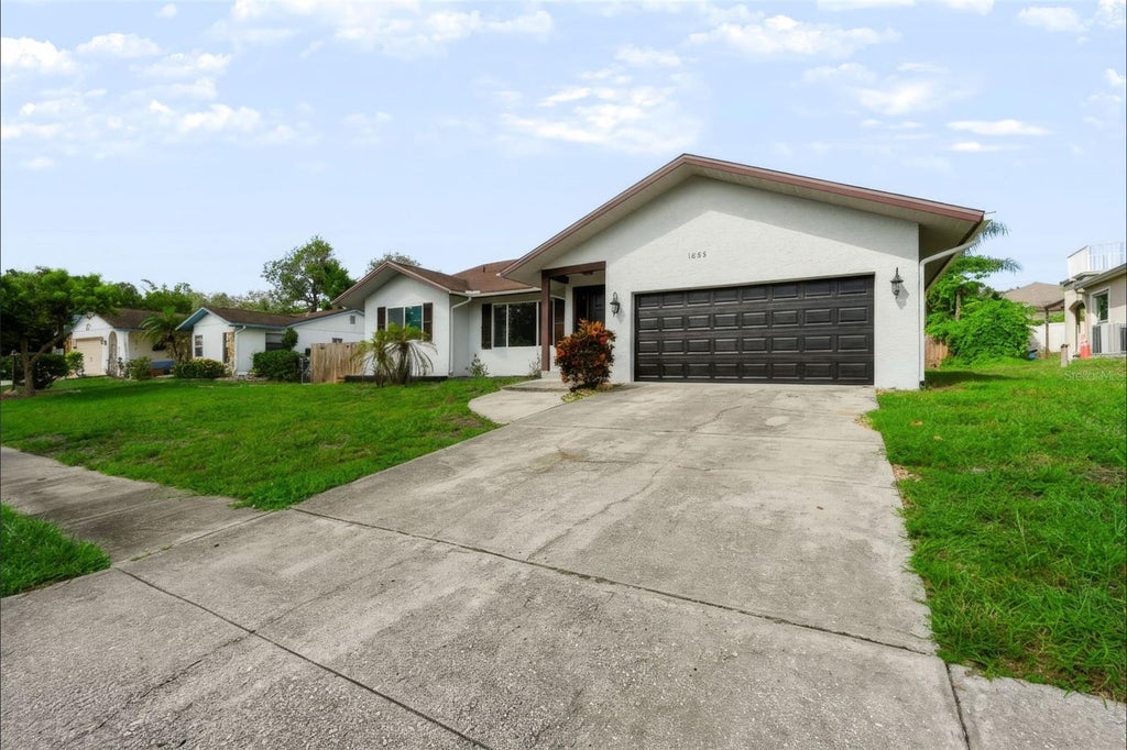 Photo of 1035 Anclote Drive, Tarpon Springs, FL 34689 (MLS # TB8539413)