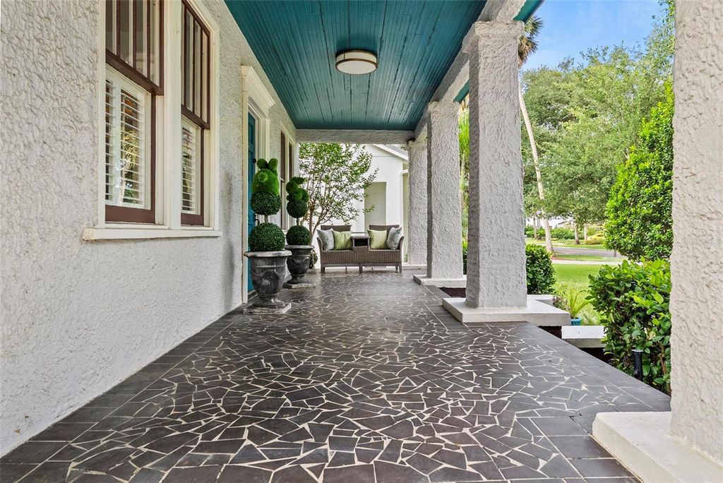 Photo of 212 S Coolidge Avenue, Tampa, FL 33609 (MLS # TB8495025)