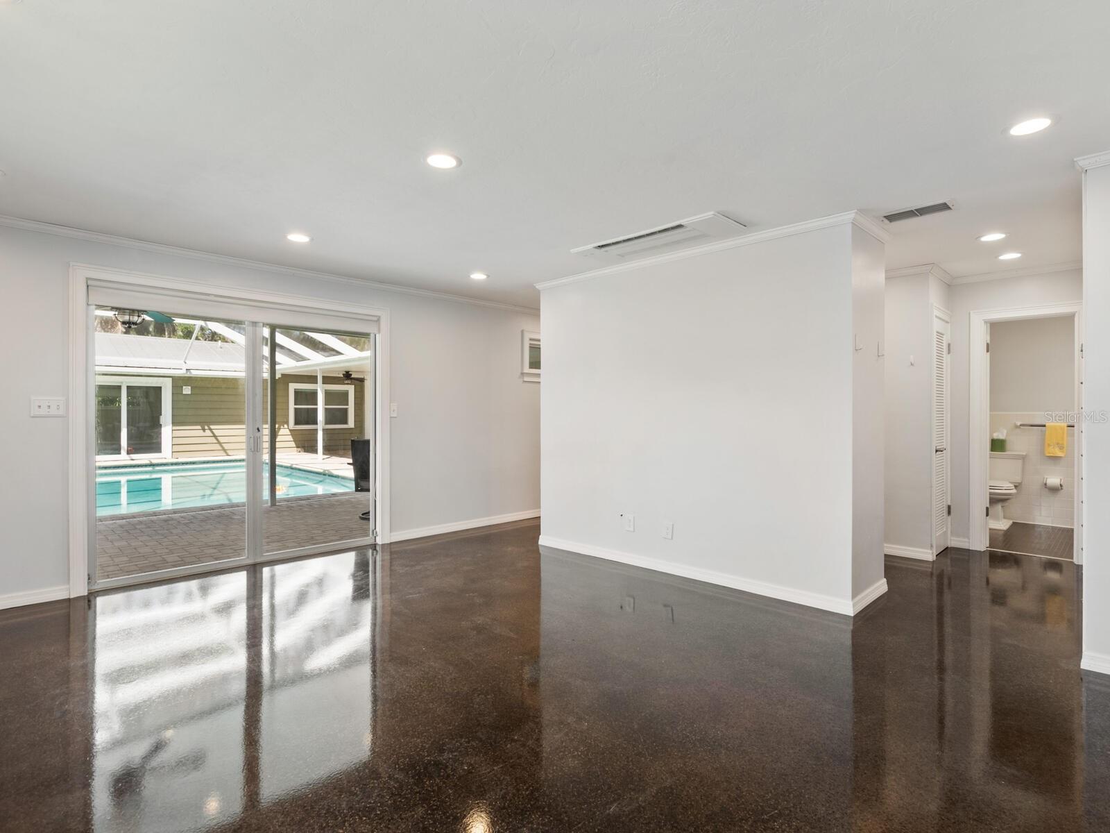 ROYAL PALM HARBOR - Residential