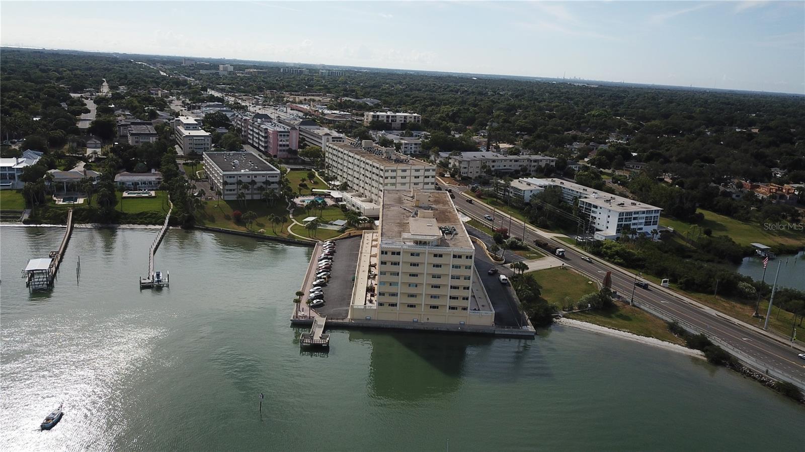 HARBOUR CLUB CONDO 3 - Residential