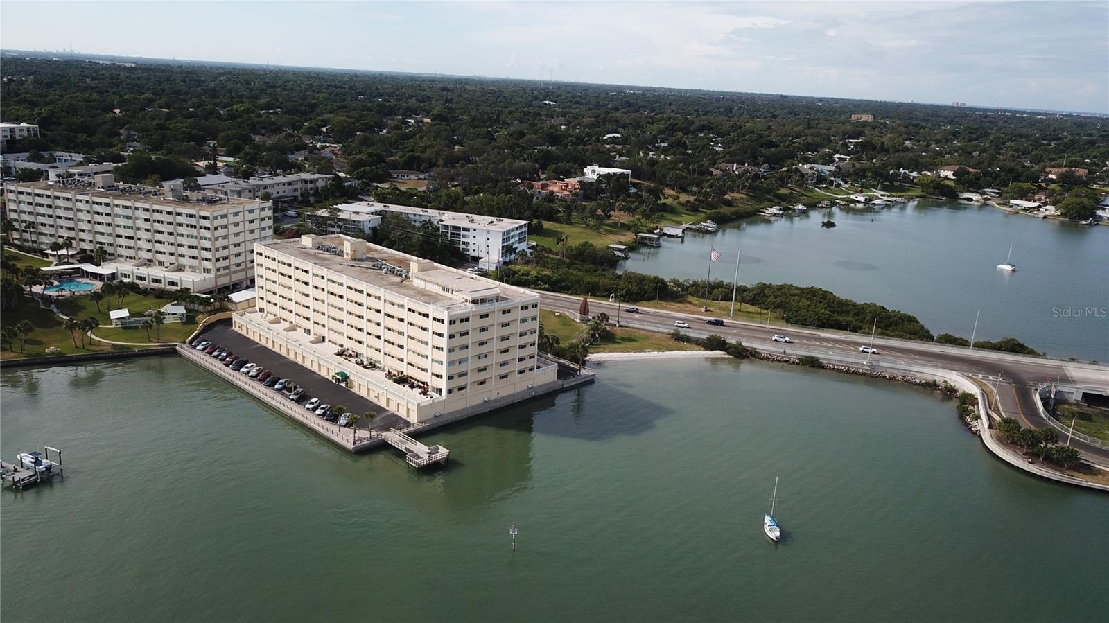 HARBOUR CLUB CONDO 3 - Residential