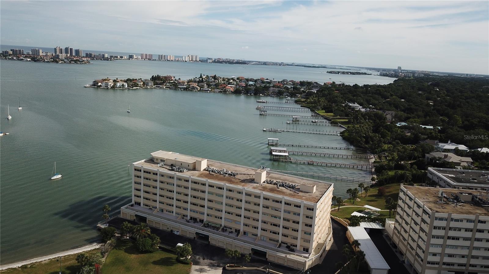 HARBOUR CLUB CONDO 3 - Residential