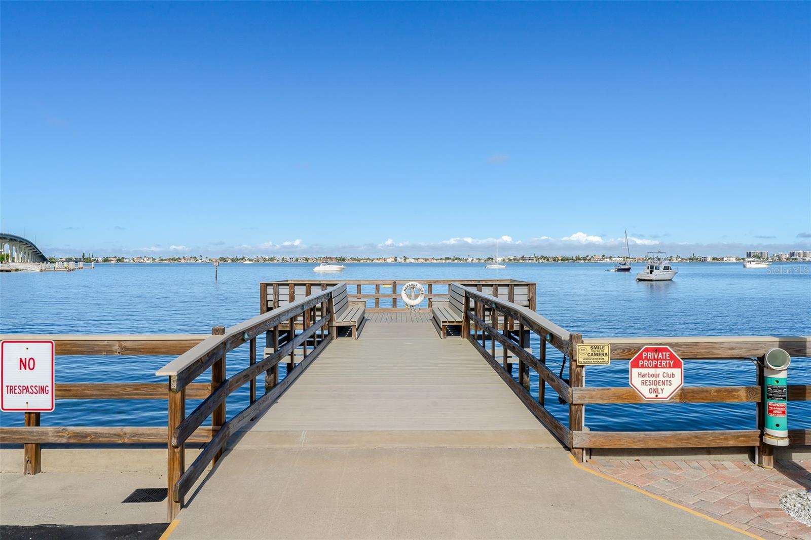 HARBOUR CLUB CONDO 3 - Residential