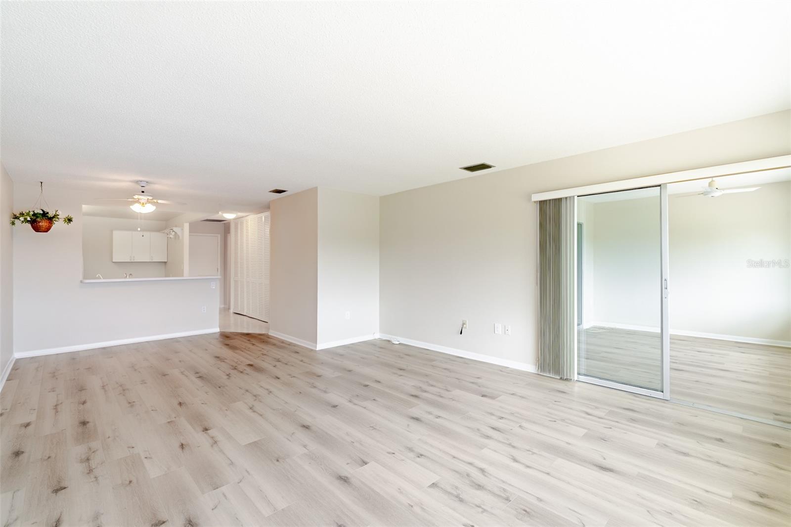 HARBOUR CLUB CONDO 3 - Residential