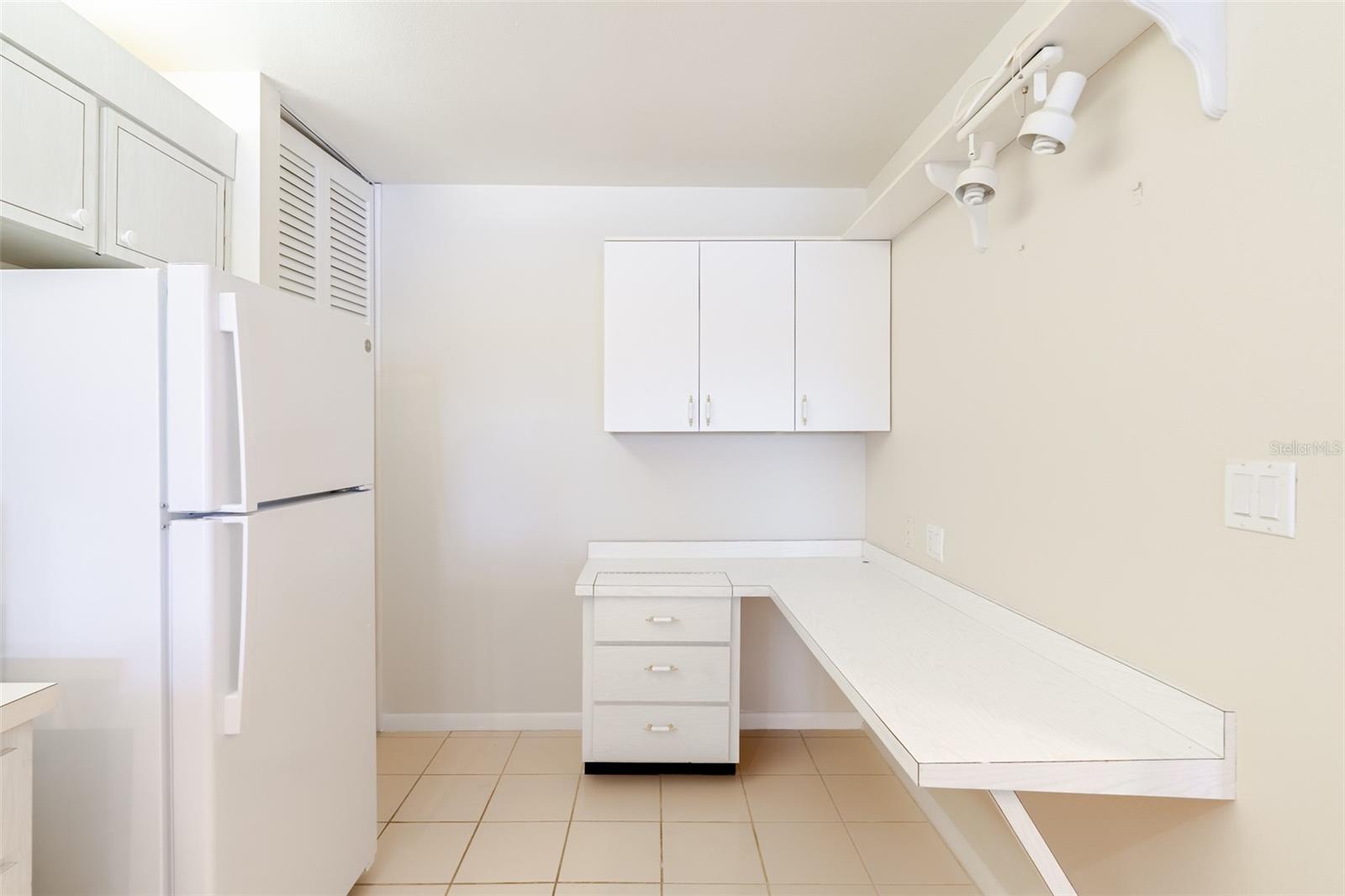 HARBOUR CLUB CONDO 3 - Residential