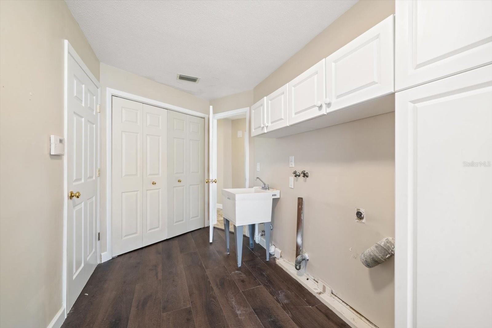 ISLAND ESTATE OF CLEARWATER UNITS 6D 7A 7C - Residential