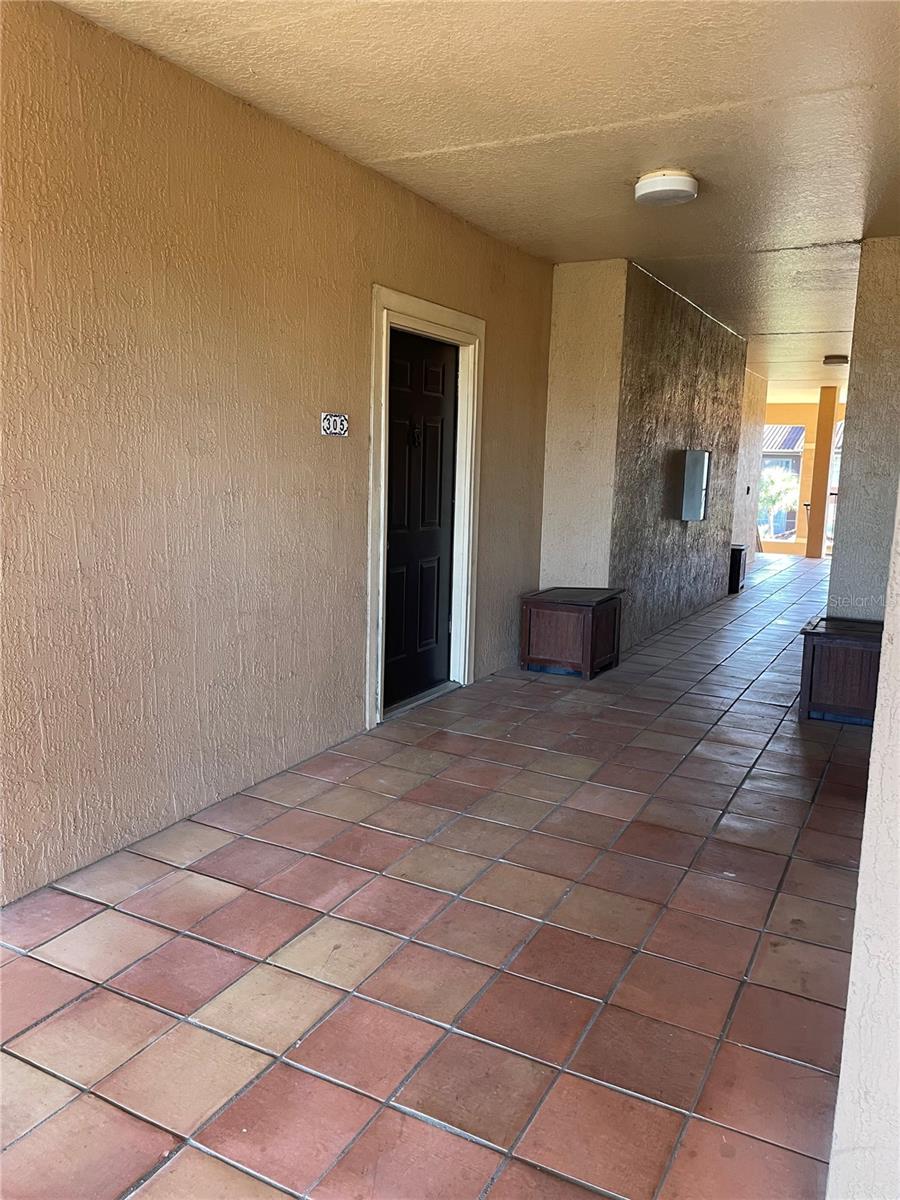 5578 METROWEST BOULEVARD 305